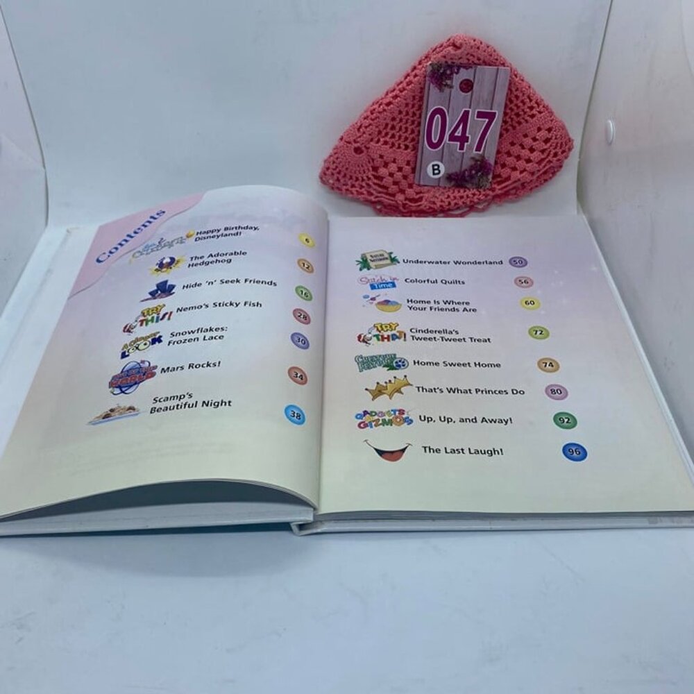 Disney's Collectors Year Book 2005 - Picture 2 of 9